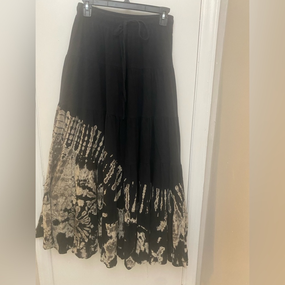 Kathmandu Black Tie-Dye Tiered Maxi Skirt - Picture 2 of 6